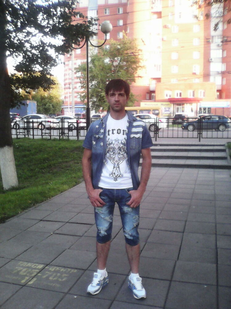  18665227  Ruslan, 40 ,    