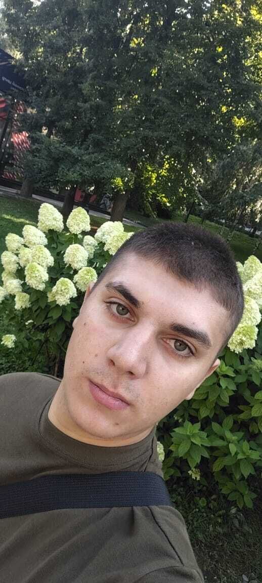  52003727  Zarif, 21 ,    