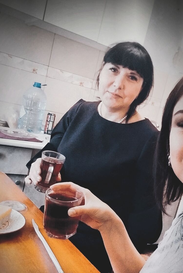  43872837  Olga, 52 ,    