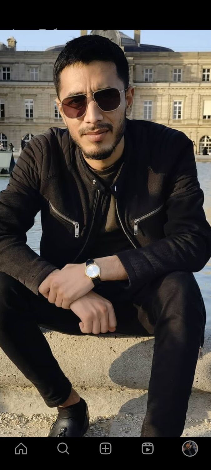  38098437  Pavel, 25 ,    