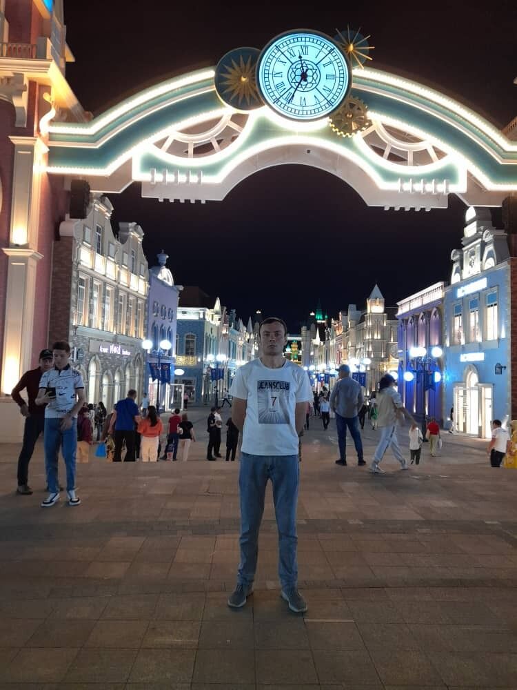  26370757  Shoyatbek, 42 ,    