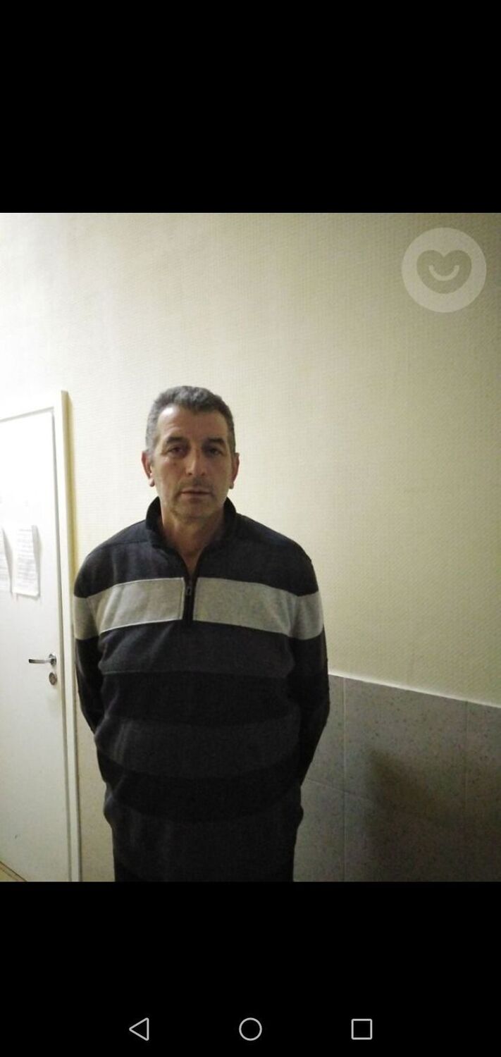  42248487  Kazim, 51 ,    