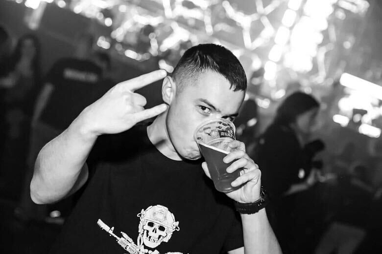  54358797  , 32 ,    -