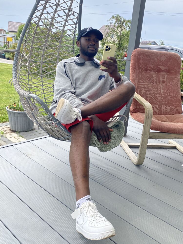  53669947  , 26 ,    -