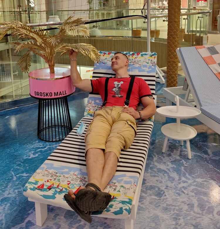  ,   Denis, 40 ,   ,   