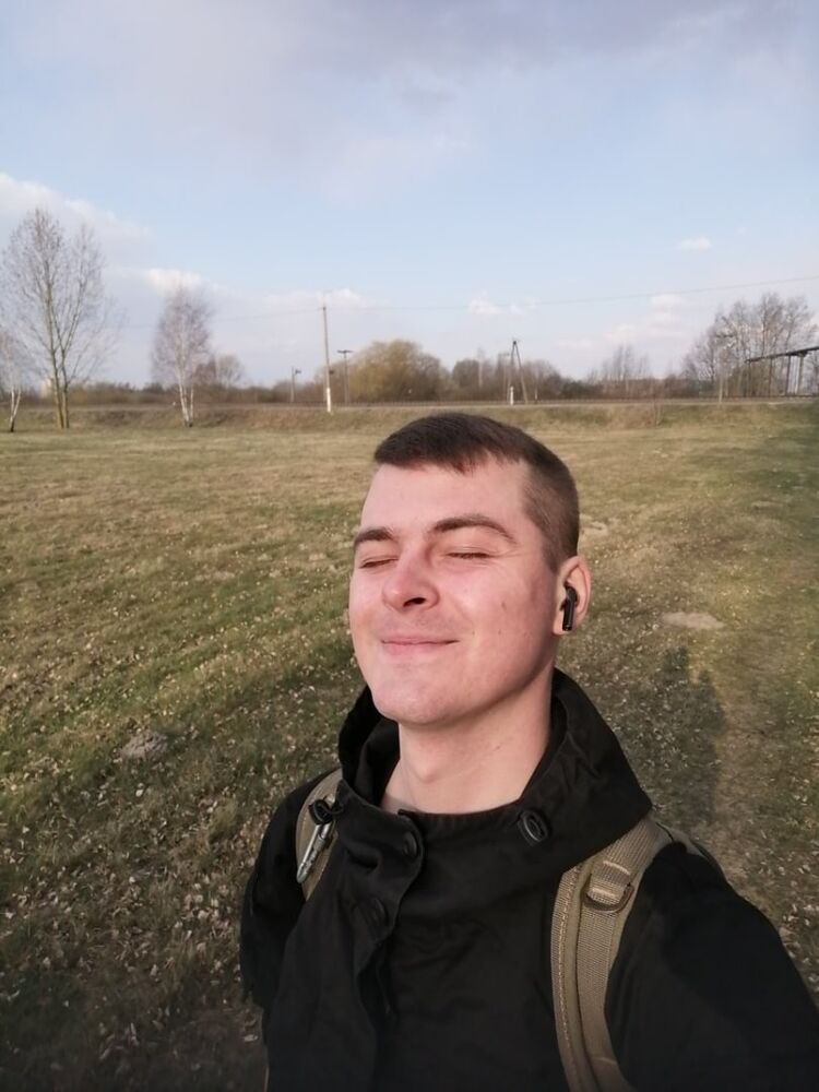  27430817  Andrei, 28 ,    