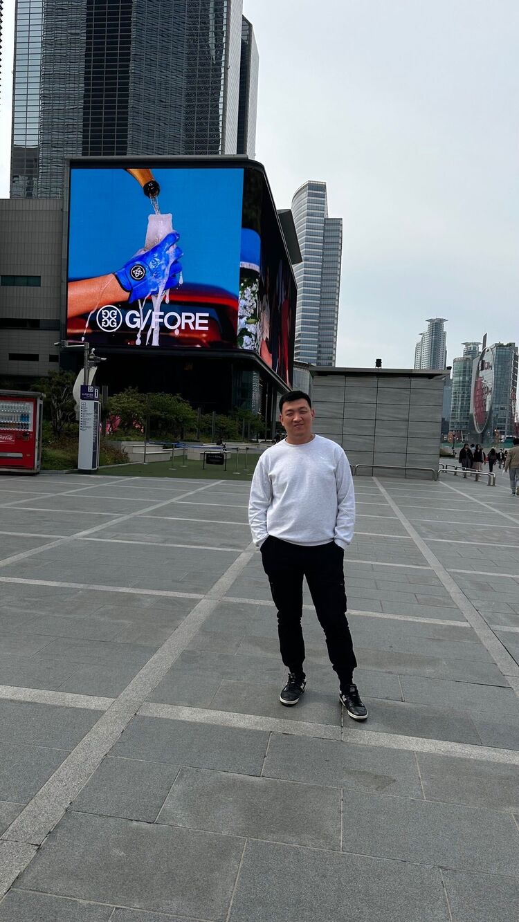  44879947  Leonid, 31 ,    Ch'ongju