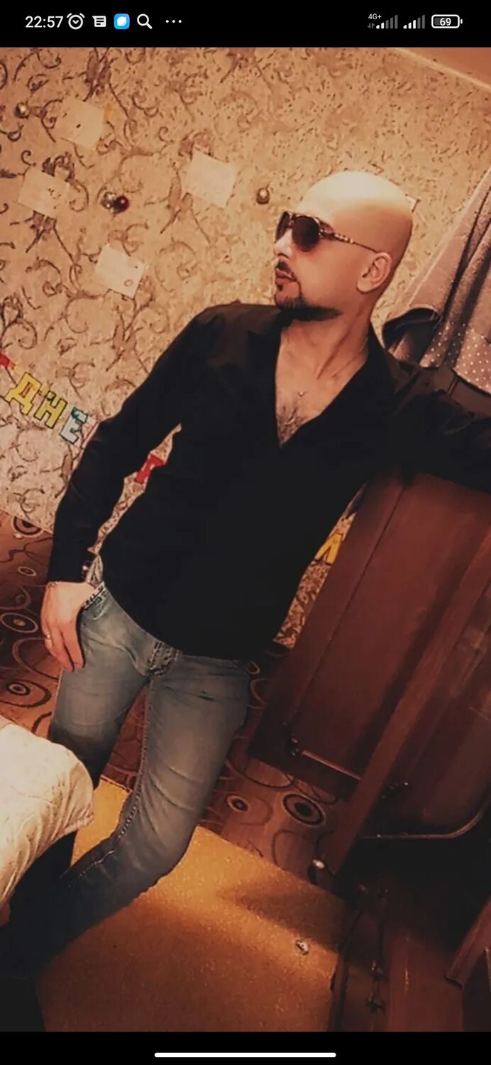  35684927  Mourad, 31 ,    