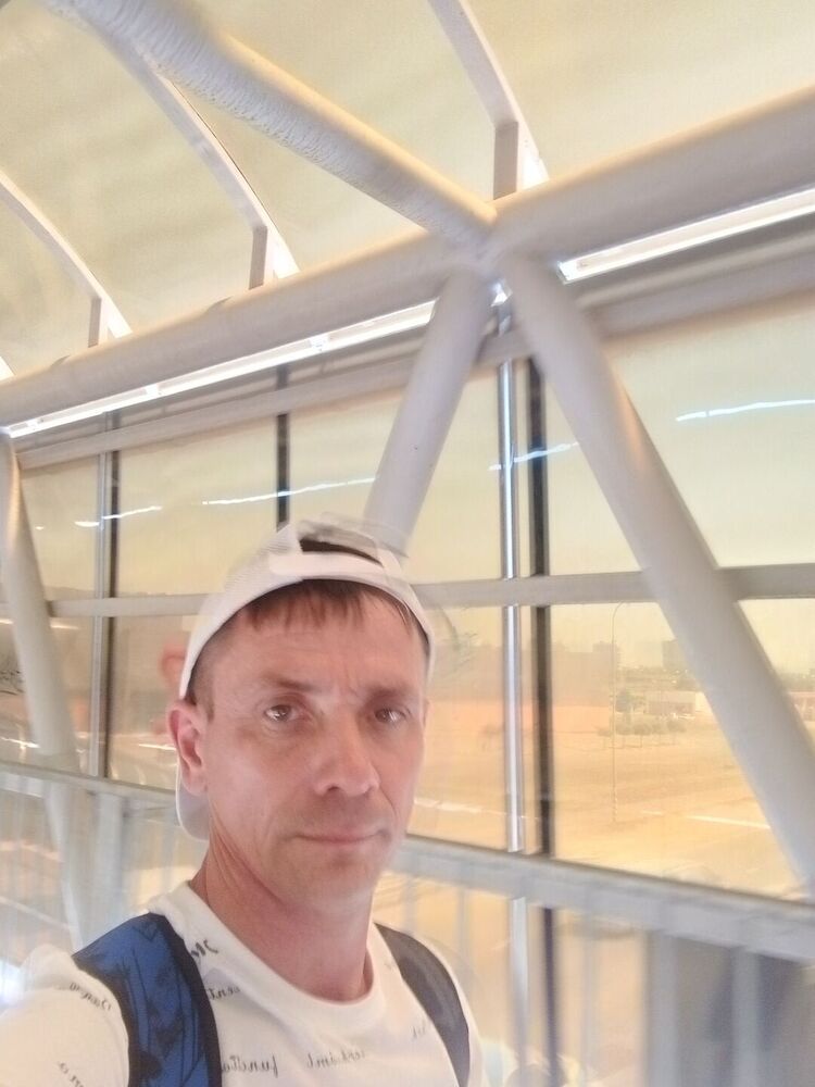  ,   Artur, 43 ,   ,   
