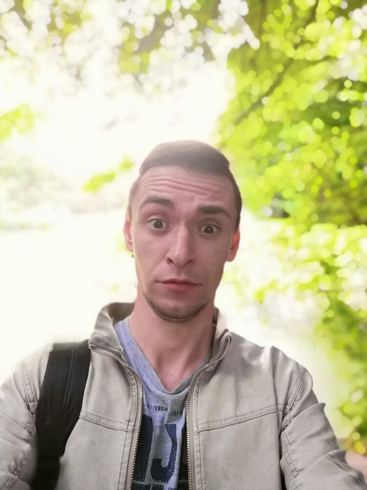  18866797  Feliks, 31 ,    