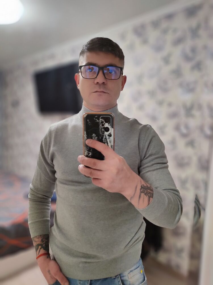  42978187  , 32 ,    