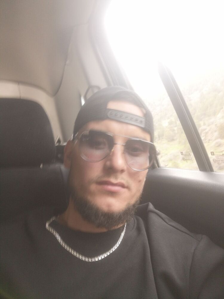  33789777  Farid, 30 ,    