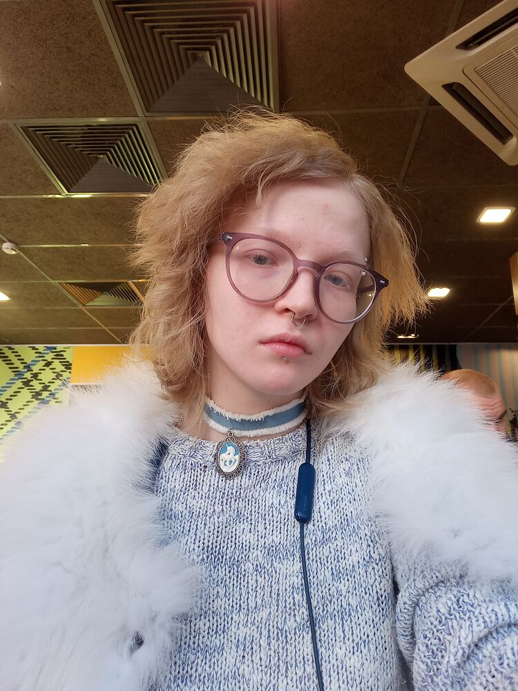 ���� 33826837 ������� Abeille, 23 ����, ���� ���������� � �����-����������