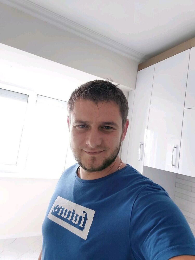  28119847  Alexandru, 35 ,    