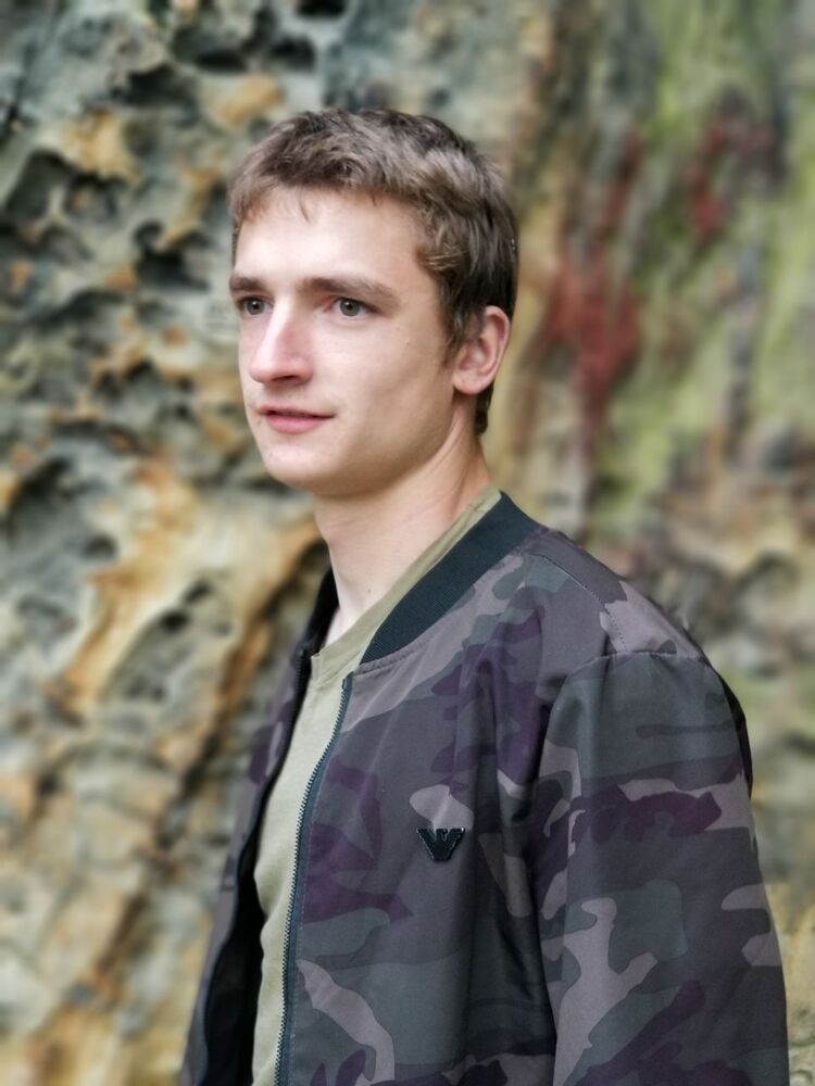  26400947  Bogdan, 23 ,    Praha
