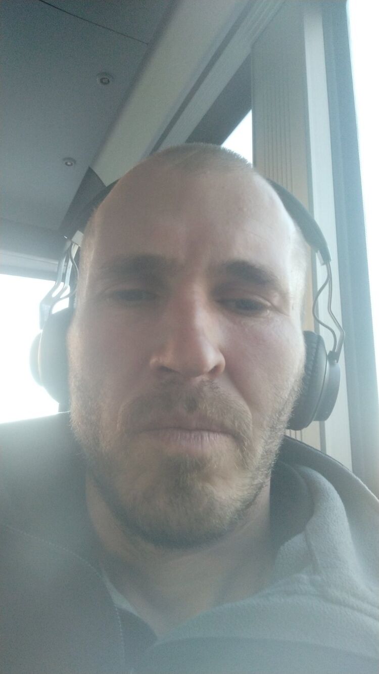  46860237  , 45 ,    