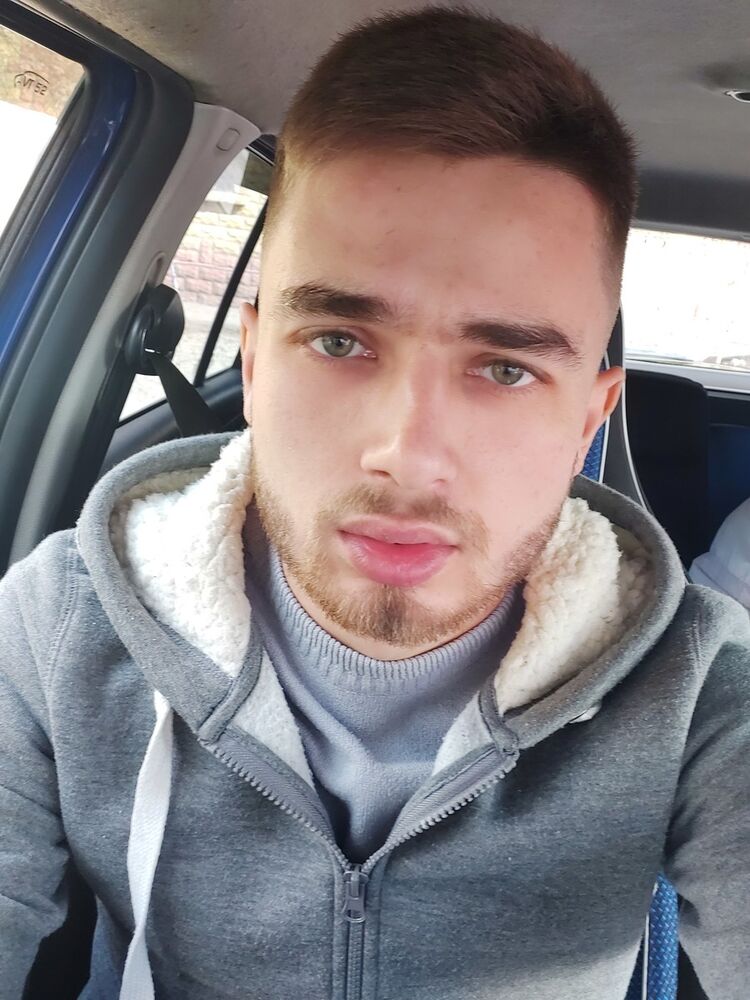  19737397  Vadim, 27 ,    