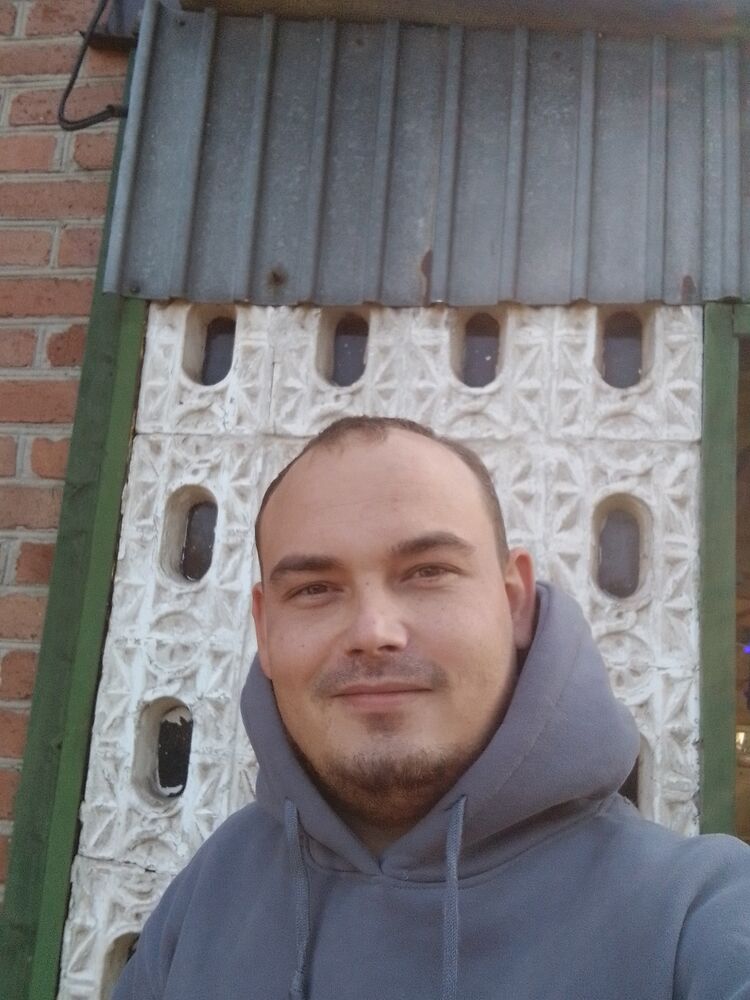  38339867  Alex, 31 ,    