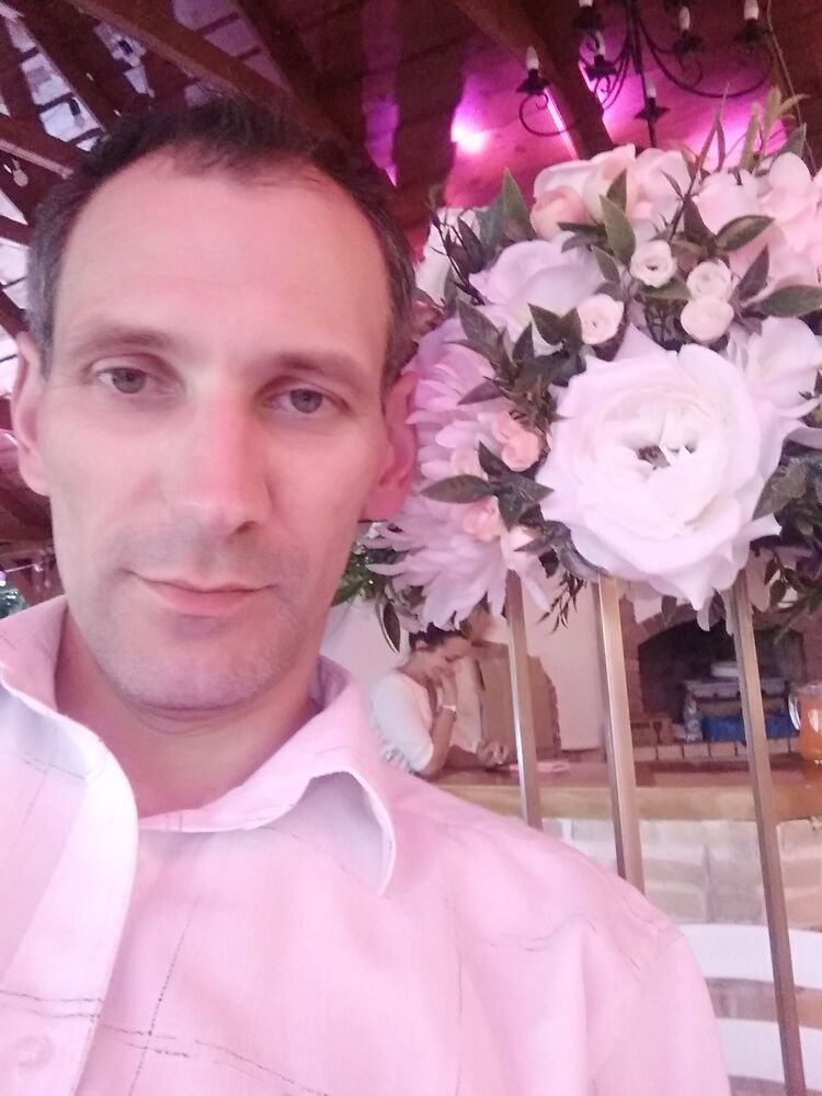  30874547  Pavel, 45 ,    