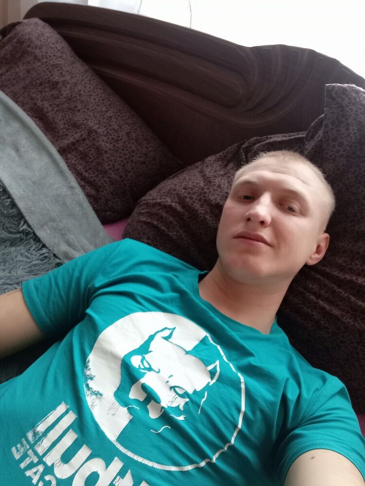  22312027  Vlad, 33 ,    