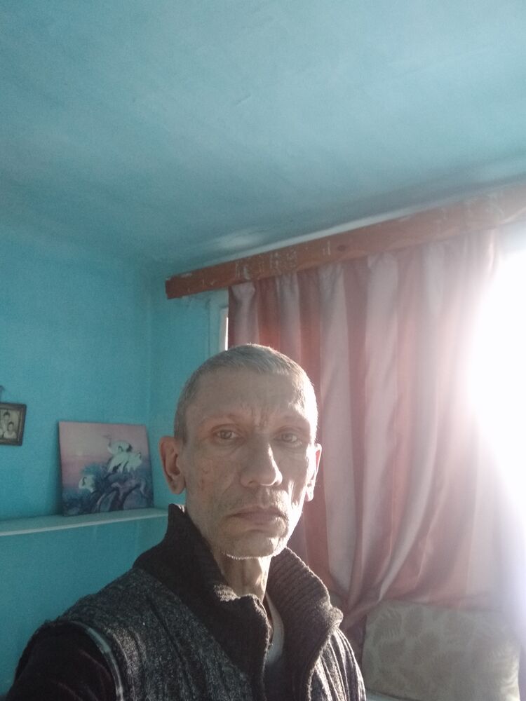  33279457  Evgeni, 51 ,    -
