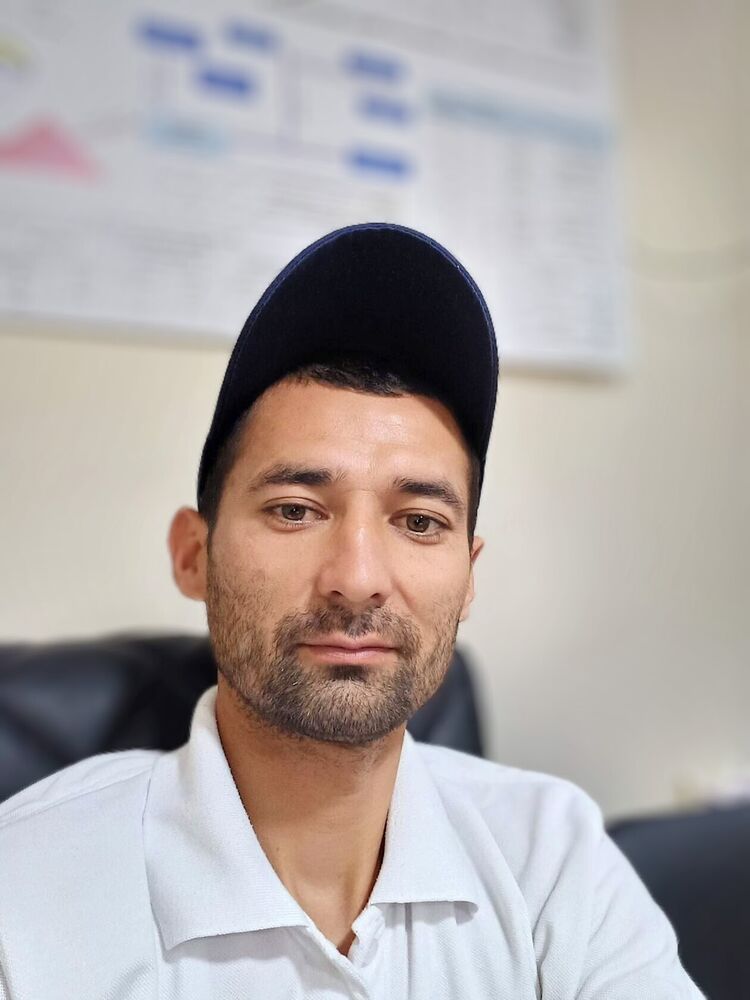  ,   Akbar, 33 ,   ,   