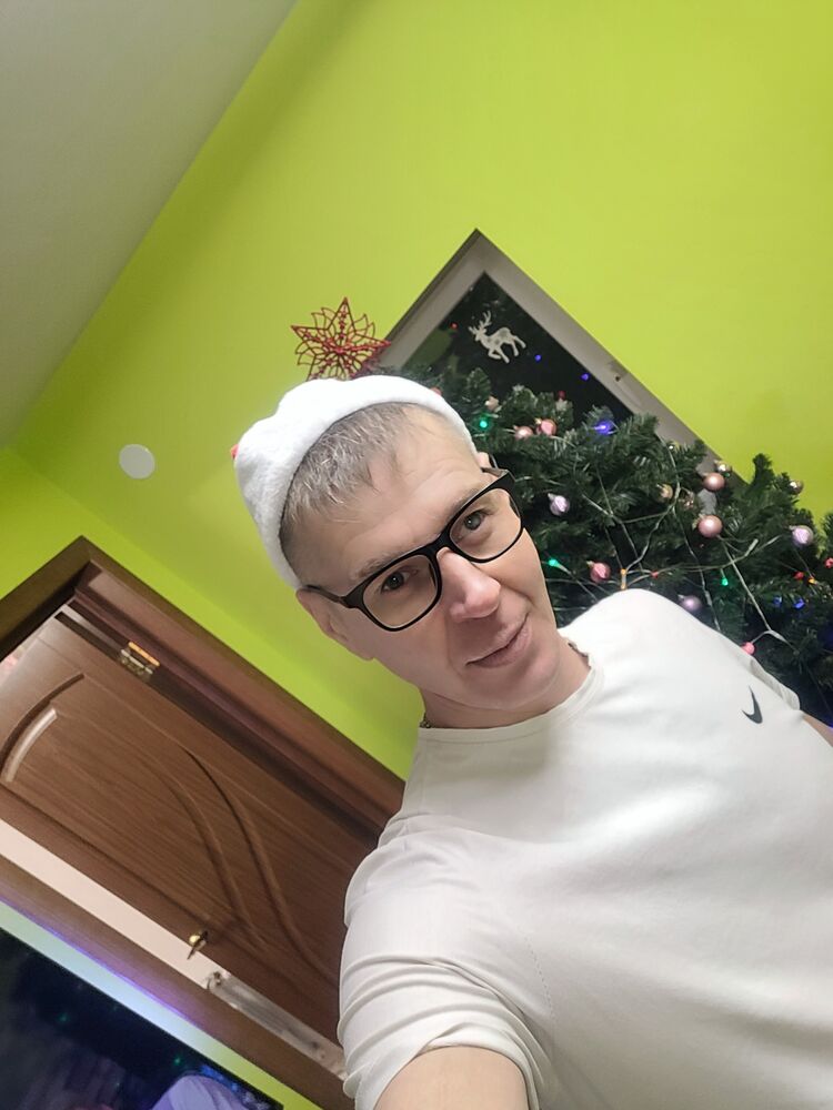  52978147  Vasek, 42 ,    