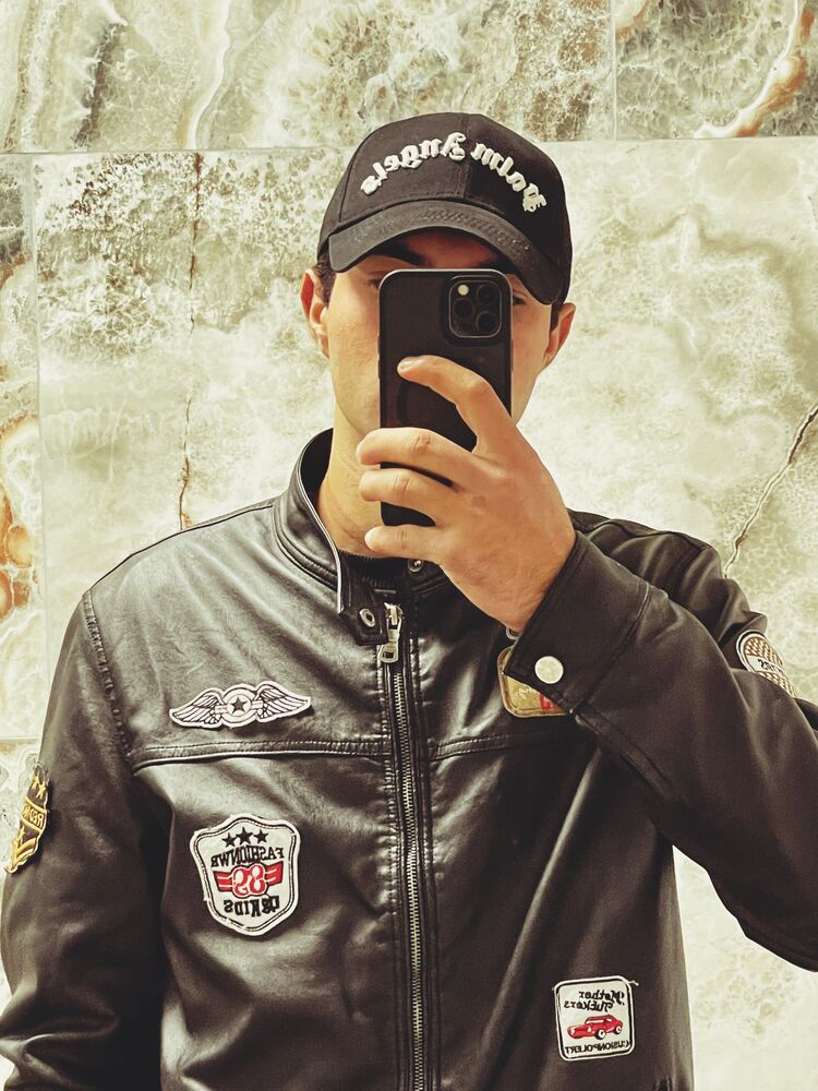  53765137  Andrew, 22 ,    