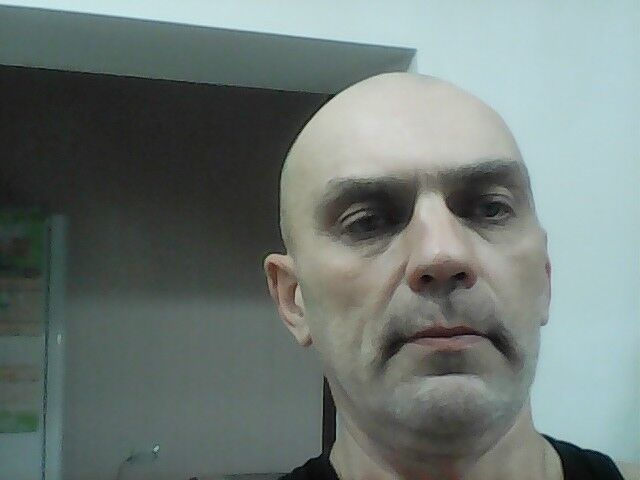  18439377  Igor, 55 ,    