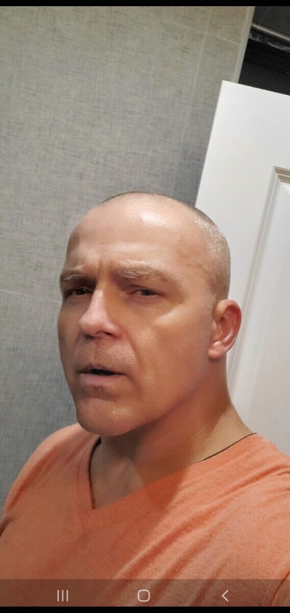  21801357  Vlad, 49 ,    