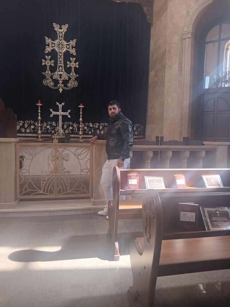  ,   Alik, 36 ,   ,   