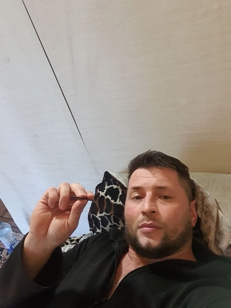  35610877  , 44 ,     