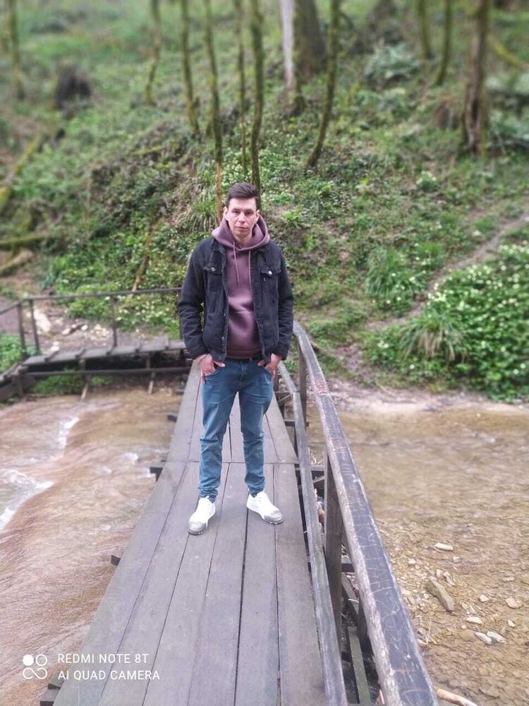  31985787  Anton, 35 ,    