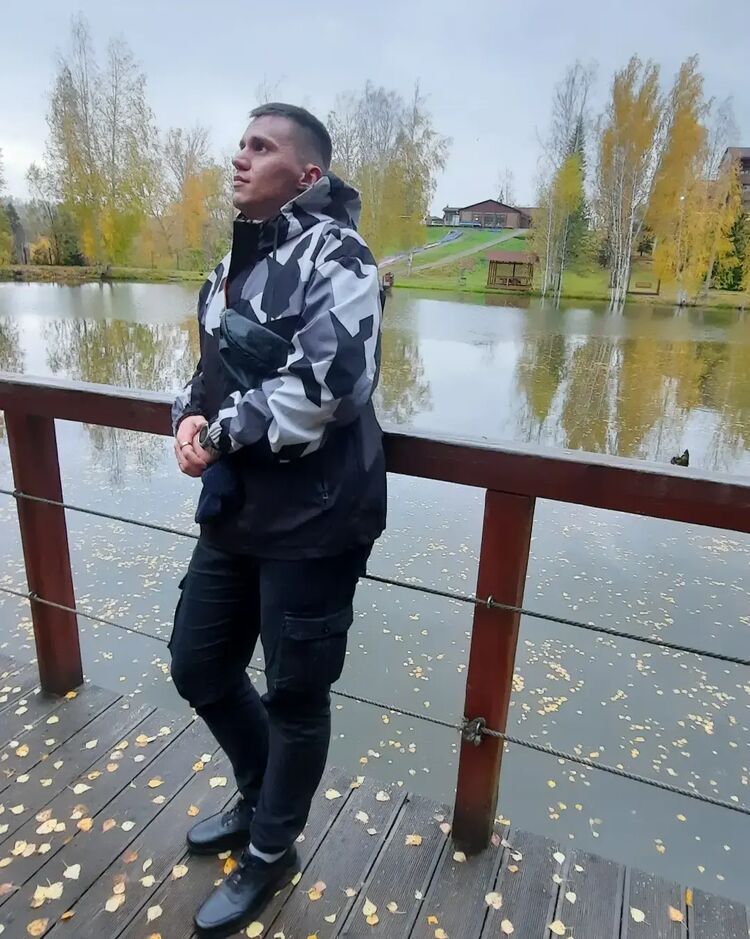  33098067  , 28 ,    