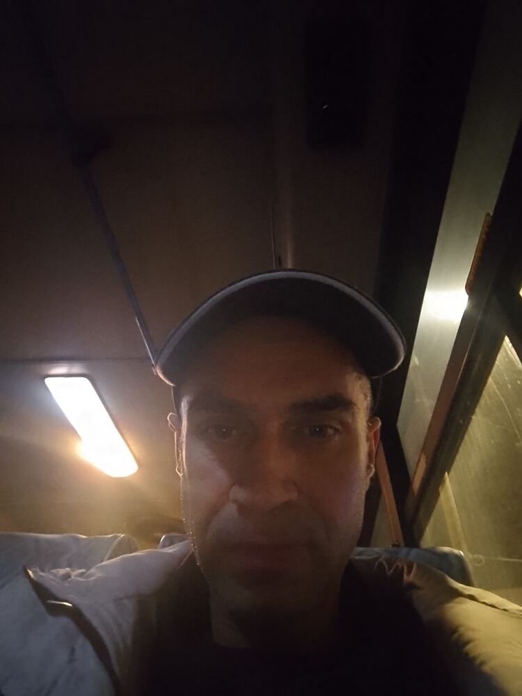  54431557  Vladimir, 40 ,    