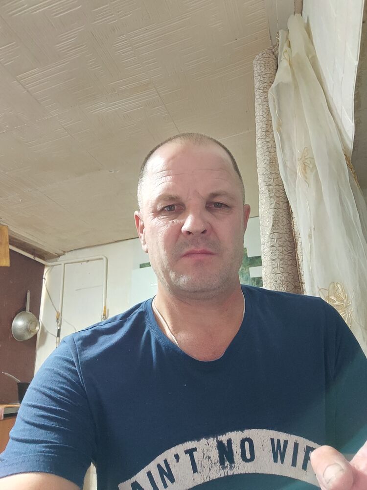  37711387  Fedor, 47 ,    