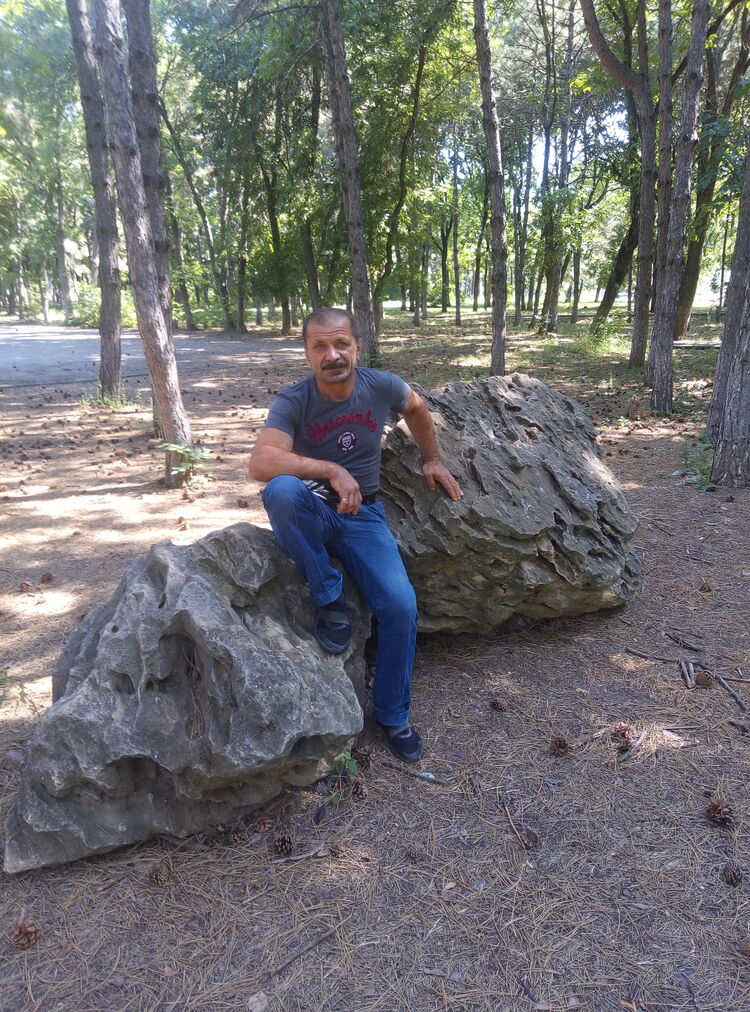  23802107  Zaven, 55 ,     