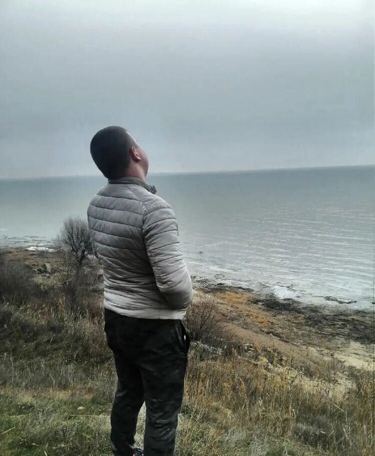  30974117  Alexander, 25 ,     