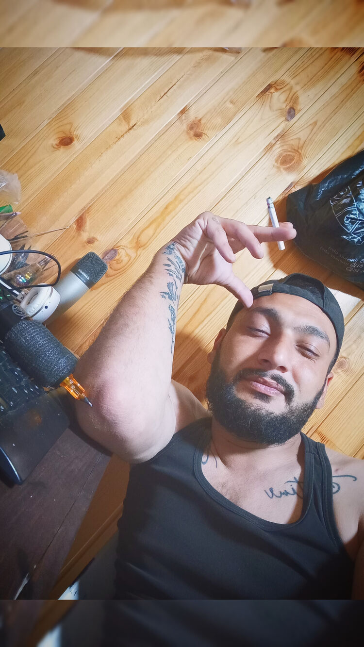  ,   Ruslan, 32 ,   ,   
