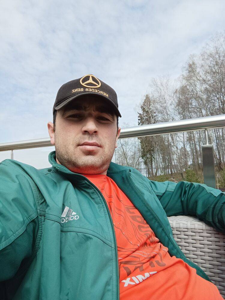  36528287  Marat, 32 ,    