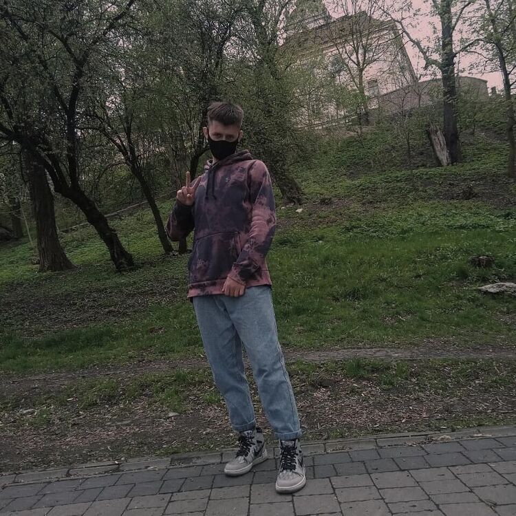  23265067  Melly, 24 ,    Plzen