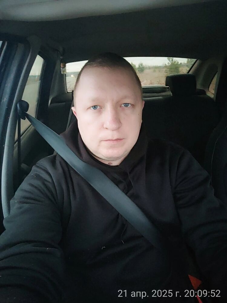  52257417  Igor, 29 ,    