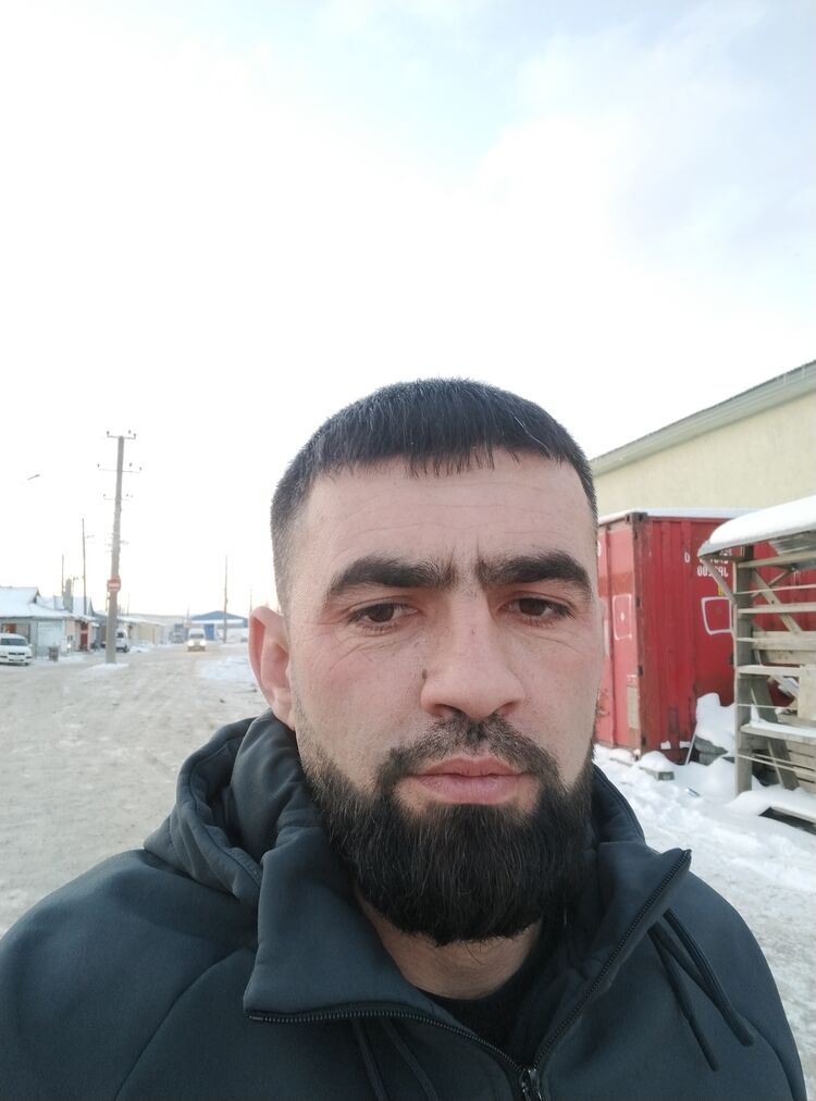  48676727   , 38 ,    