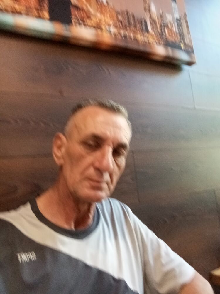  51996987  Dusko, 57 ,    