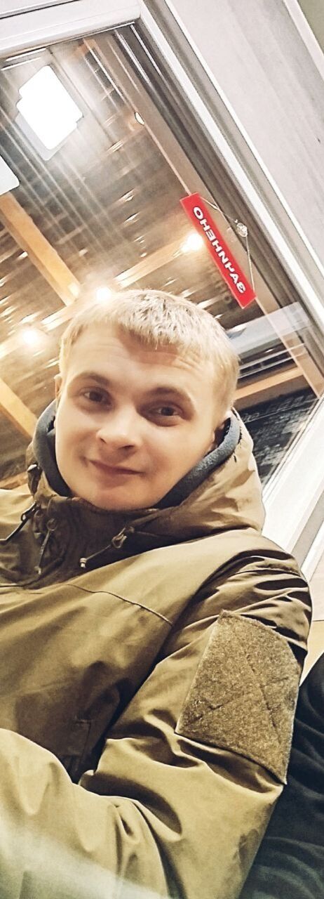  48440417  Vlad M, 26 ,    