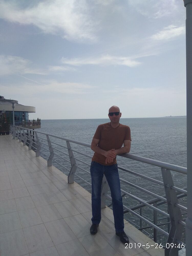  17060267  Sergey, 49 ,    