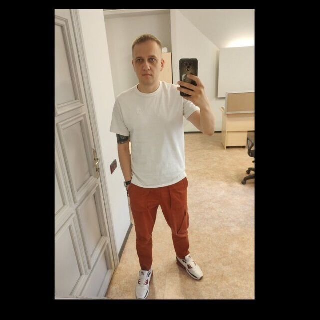 39746577  Ivan, 35 ,    