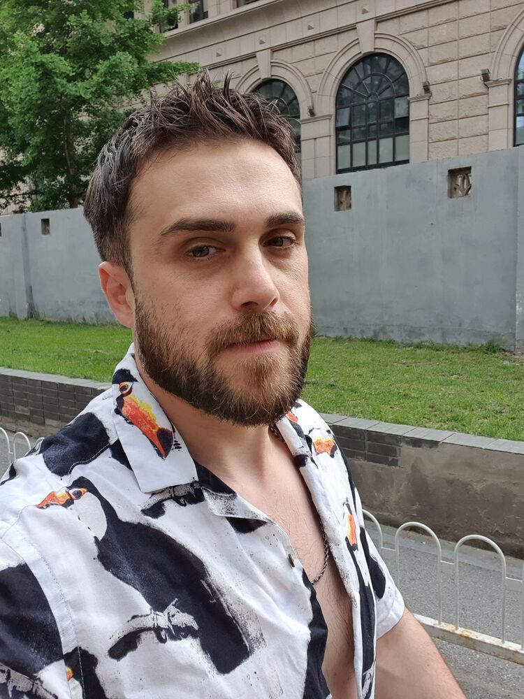  ,   Mrfreeman, 33 ,   ,   