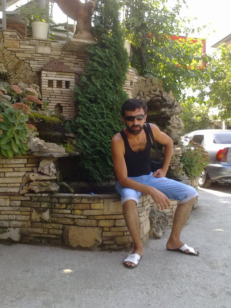  8385607  Artur, 44 ,    