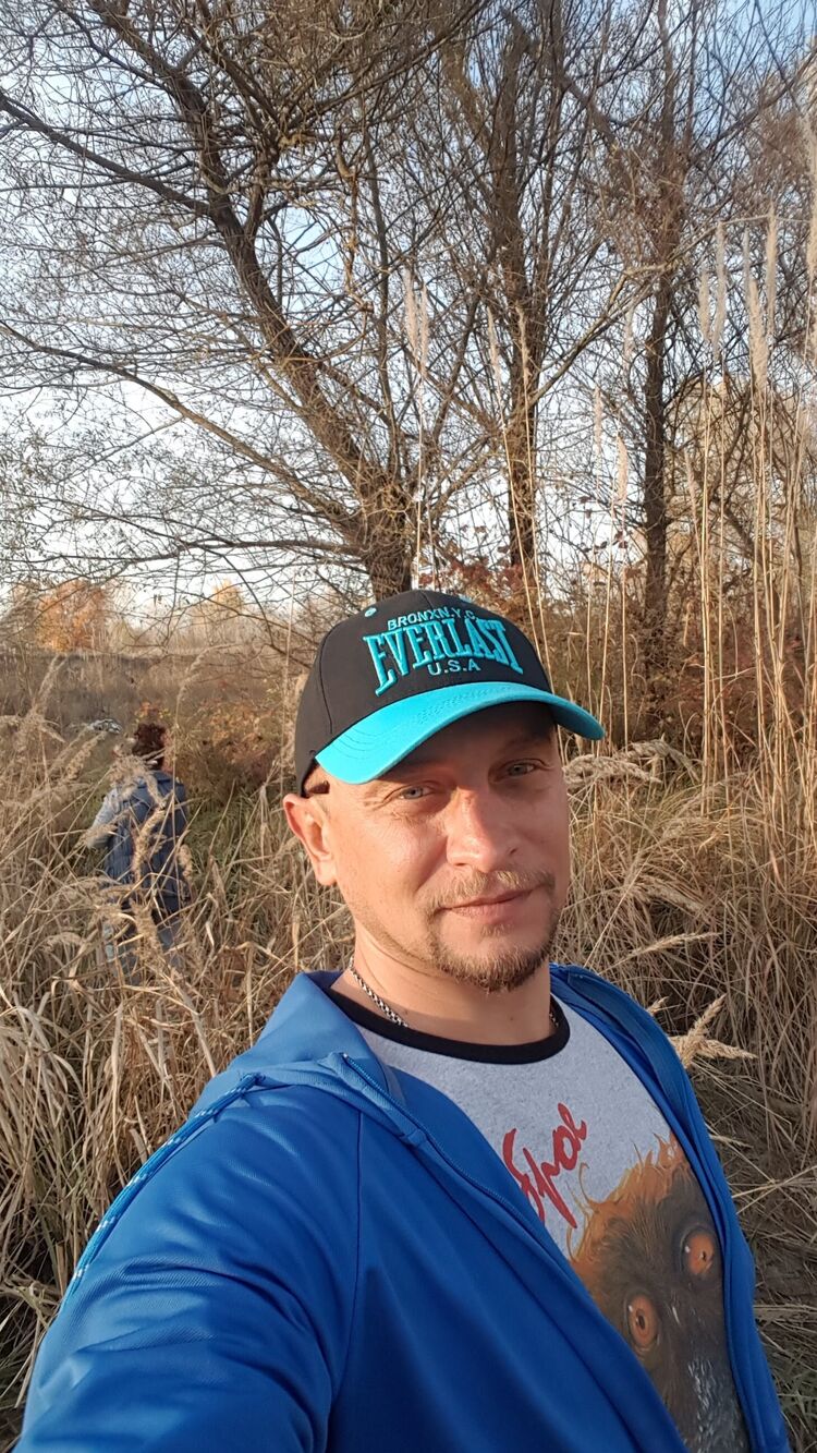  51304907  Mikhail, 44 ,    